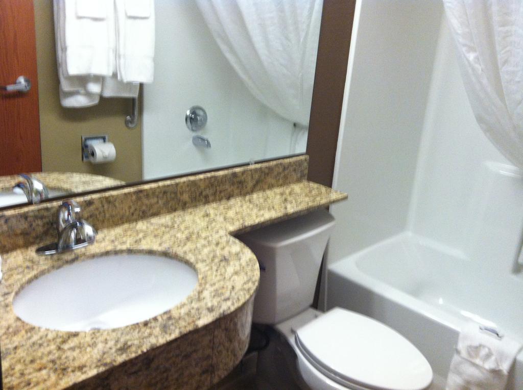 Microtel Inn & Suites Pleasanton Oda fotoğraf