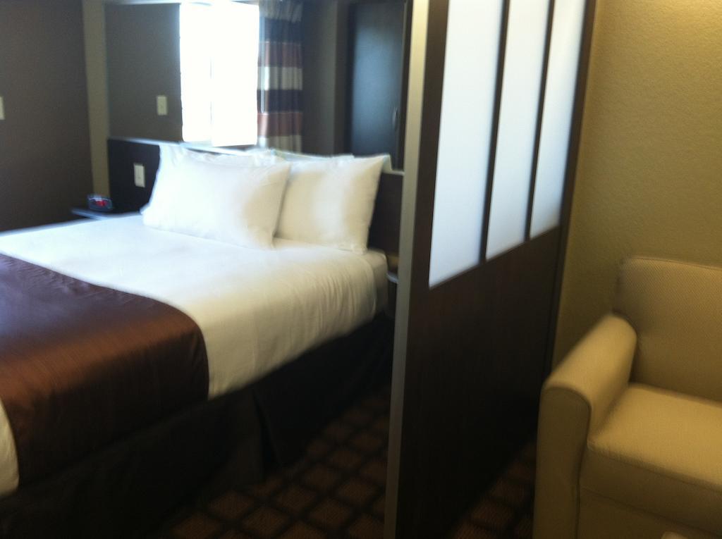 Microtel Inn & Suites Pleasanton Oda fotoğraf